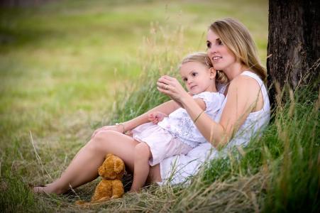 mutter und tochter outdoor teddy